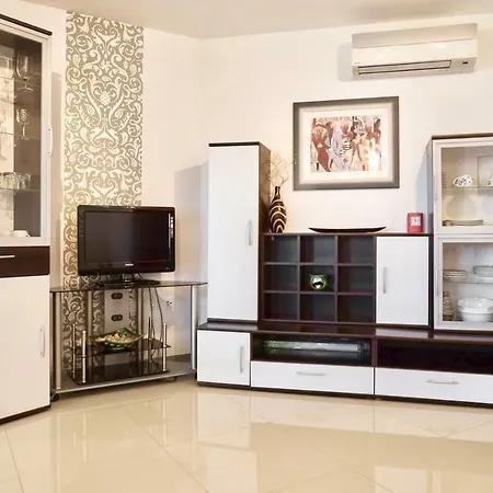 Charming 2-bedroom Apartament *